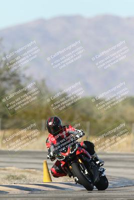 media/Dec-01-2025-Moto Forza (Mon) [[2daa91e15f]]/2-Intermediate Group/Session 3 (Turn 3)/